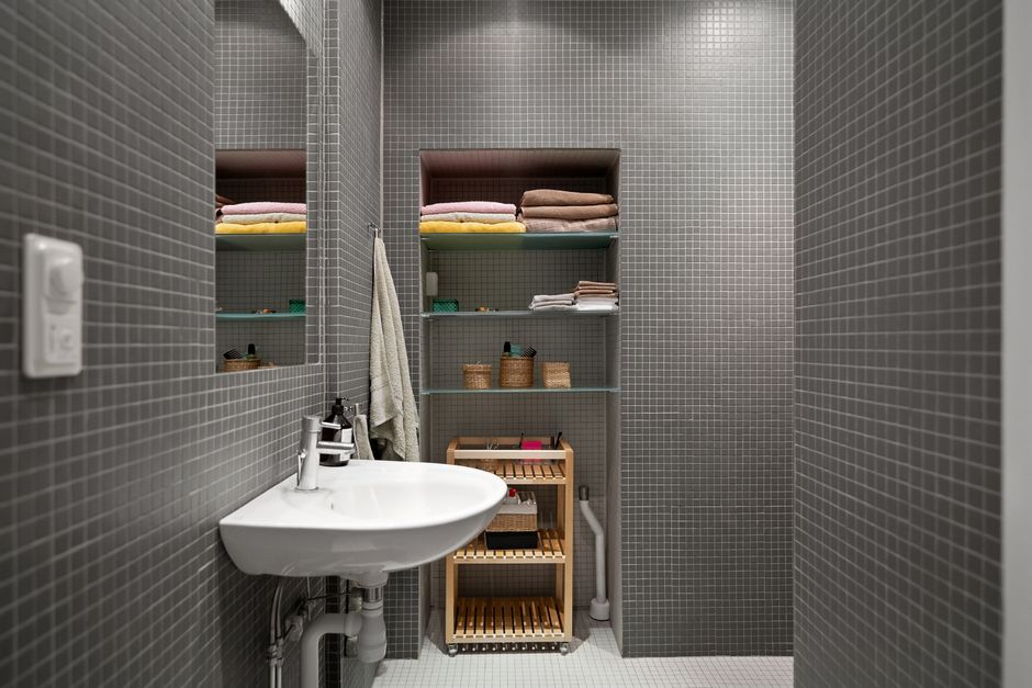 bathroom cabinet tidy shelves